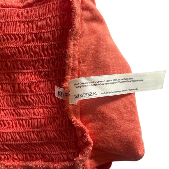 ππ
πππ ππππππ FP One Raya Long Satin Strapless Top π - Picture 4 of 4